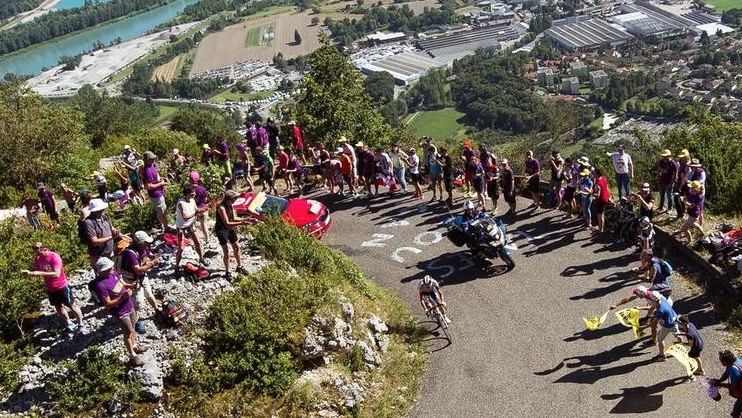 Tour de France 2023 : les coureurs à l’assaut du Grand Colombier