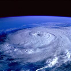 « Ouragan Gabrielle, menace lointaine mais influente » — ce que la France doit anticiper
