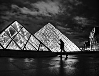 Cambriolage spectaculaire au Louvre : des failles de sécurité exposées au grand jour