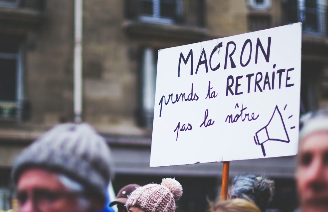 Lecornu gèle la réforme des retraites jusqu’en 2027 : pari politique, coûts assumés, réactions en chaîne
