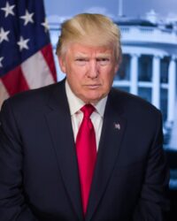 « Menace d’état d’urgence aux États-Unis : Trump prêt à invoquer l’Insurrection Act et à déployer des troupes dans plusieurs villes »