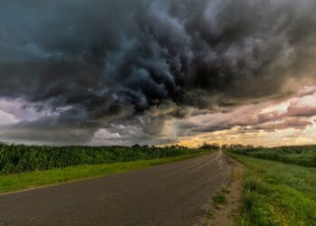 Violents orages dans l&rsquo;ouest : alerte officielle dans 3 régions